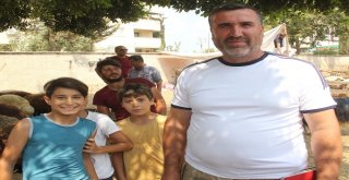 Kurban Satıcısı Her Yerde Alacak Verecek Defterini Arıyor