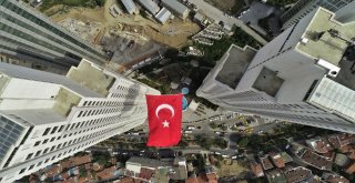 (Özel) Dev Türk Bayraklarıyla Donatılan Gökdelenler Havadan Görüntülendi
