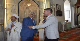 Kurban Eti İşlerken Arı Sokan Vatandaş Hastanelik Oldu