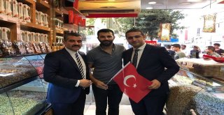 Mhpden 5 Bin Bayrak Dağıtımı