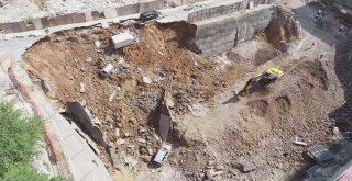 Ümraniyede Çöken İstinat Duvarı Havadan Görüntülendi