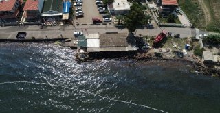 Foçadaki Sızıntıyla İlgili Önemli Gelişme: O Gemiden Alınan Numuneler Uyuşuyor