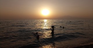 Gün Batımı Van Gölünde İzlenir