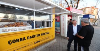 Şahinbey Belediyesi Çorba İkramları İle Vatandaşın İçini Isıtıyor