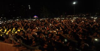 Şarkıcı Selçuk Balcı Ve Buray Hoşsöz Diyarbakırlıları Coşturdu