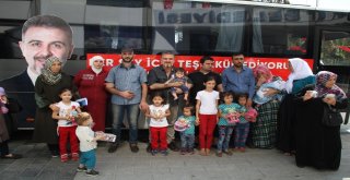 İstanbuldaki Suriyelilerin Ülkelerine Dönüşü Hızla Devam Ediyor