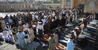 Dünya Müslümanları Bayram Namazında Buluştu