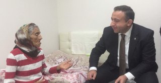 Başkan Cömezden Türkiyeyi Ağlatan Yaşlı Kadına Ziyaret