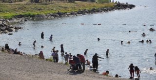 Çıldır Gölü Ege Sahillerini Aratmıyor