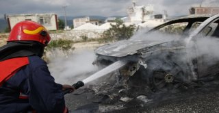 Ana Yolda Alev Alev Yandı