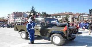 Cumhuriyet Coşkusuna Jandarma Timlerinin Gösteriler Damga Vurdu