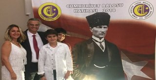 Atatürk Lisesi Mezunları, Cumhuriyet Balosunda Buluştu