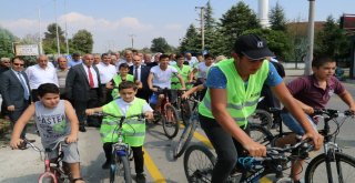 Köy Yoluna 6 Km Bisiklet Yolu
