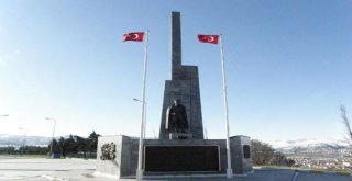 Atatürkün Yeni Heykeli Balıkesirin Her Yerinden Gözükecek