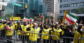İran Cumhurbaşkanı Ruhani Abdde Protesto Edildi