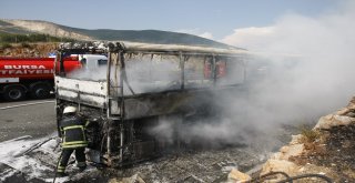 Otoyolda Otobüs Alev Alev Yandı