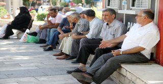 Sıcaklıklar Arttı, Vatandaşlar Parklarda Serinlemeye Çalıştı