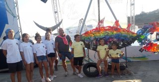 Öğrencilerin Atıklardan Yaptığı Balık Heykeli İle 3 Öğrencinin Eğitimine Katkı