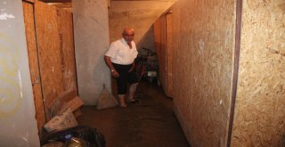 Suda Mahsur Kalan Minibüse İlginç Kurtarma