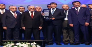 Başbakan Binali Yıldırımdan İhracat Şampiyonu Altunkayaya Ödül