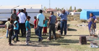 (Özel Haber) Urfalı Tarım İşçilerinin Çadırda Kurban Kesimi