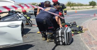 Lüks Otomobil Tıra Ok Gibi Saplandı: 2 Ölü, 2 Ağır Yaralı