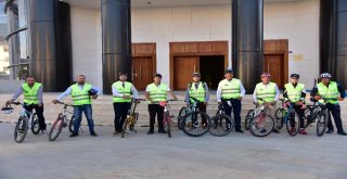 Belediye Meclis Üyeleri Toplantıya Bisikletle Gitti
