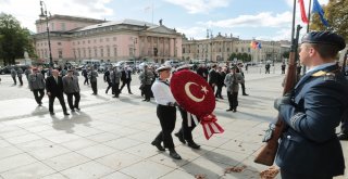 Cumhurbaşkanı Erdoğan, Neue Wache Anıtını Ziyaret Etti