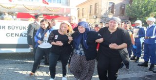 İzmir Şehidini Uğurladı