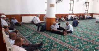 Sıcak Havada Bunalan Vatandaşlar Serin Yerlere Kaçıyor