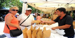 4 Bin Ekmek Yüzlerce Kilo Peynir Tüketildi