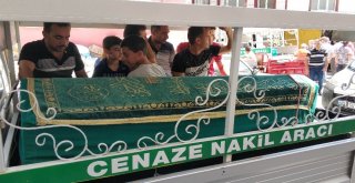 Körebe Oynarken 4. Katın Penceresinden Düşerek Ölen Çocuk Defnedildi