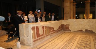 Büyükelçiler Zeugma Müzesini Gezdi