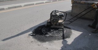 Vaski Ekipleri Binlerce Rögar Kapağını Değiştiriyor