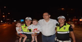 Çocuklardan Hatalı Araç Kullanan Ailelerine Kırmızı Düdük