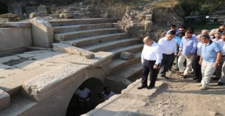 Vali Ve Başkan Kazı Çalışmalarını İnceledi