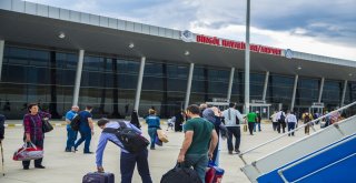 Bingölde Bir Ayda 18 Bin Yolcu Uçtu