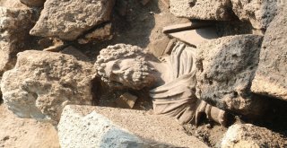 Soli Pompeipolisde 1700 Yıllık Portre Büst Bulundu