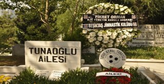 Beşiktaş, Yusuf Tunaoğlunu Mezarı Başında Andı
