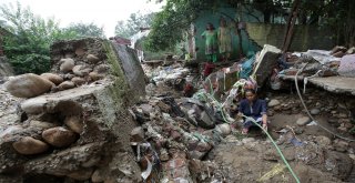 Muson Yağmurları Güney Asyada Bin 200 Cana Mal Oldu