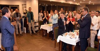 Yeldana Alkış Ve Gözyaşlarıyla Veda