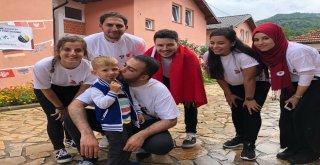 Avrupalı Türk Öğrencilerden Boşnak Yetimlere Yardım Eli