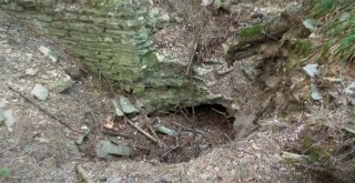 (Özel Haber) Tarihi Manastırları Arkeologlar Yerine Defineciler Kazıyor