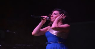 Tekirdağlılar Burcu Güneş İle Coştu