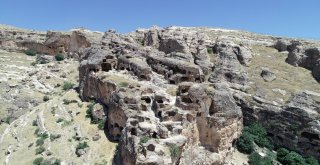 Bin Yıllardır Süren İhtişam: Hasuni Mağaraları