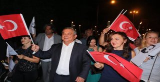 Kuşadasında Kurtuluş Günü Kutlamaları Renkli Etkinliklere Sahne Oldu