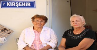 Emekli Öğretmenler, Mantı Ve Börek Satarak Öğrencilere Burs Veriyor
