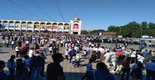 Kırgızistan, Bağımsızlığının 27Nci Yıldönümünü Kutluyor