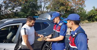 Sürücülerin Bayram Şekeri Jandarmadan