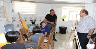Küçük Ressamlara Başkan Amcalarından Ziyaret
